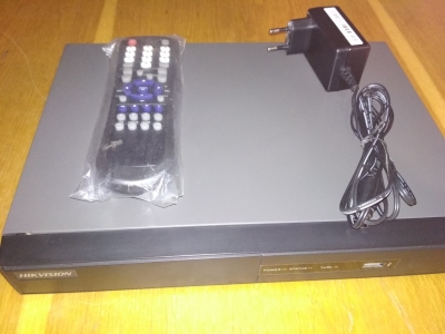 Видеорегистратор Hikvision DS-7204 HVI-SV(Б/У)